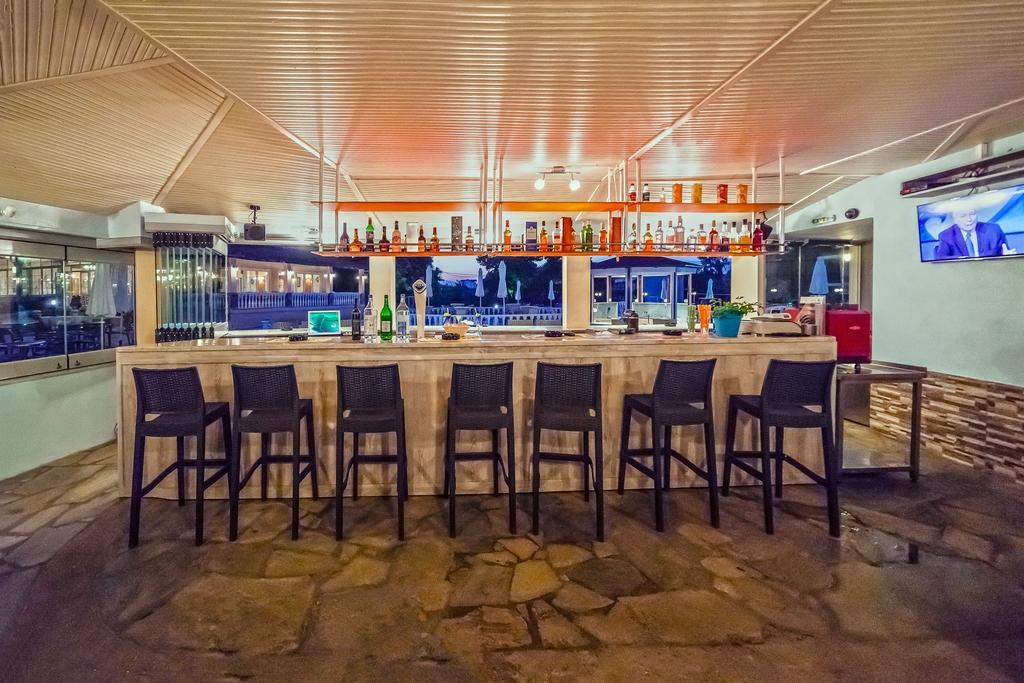 Sintrivanis Resort Beach Paralía Skotínis Eksteriør billede