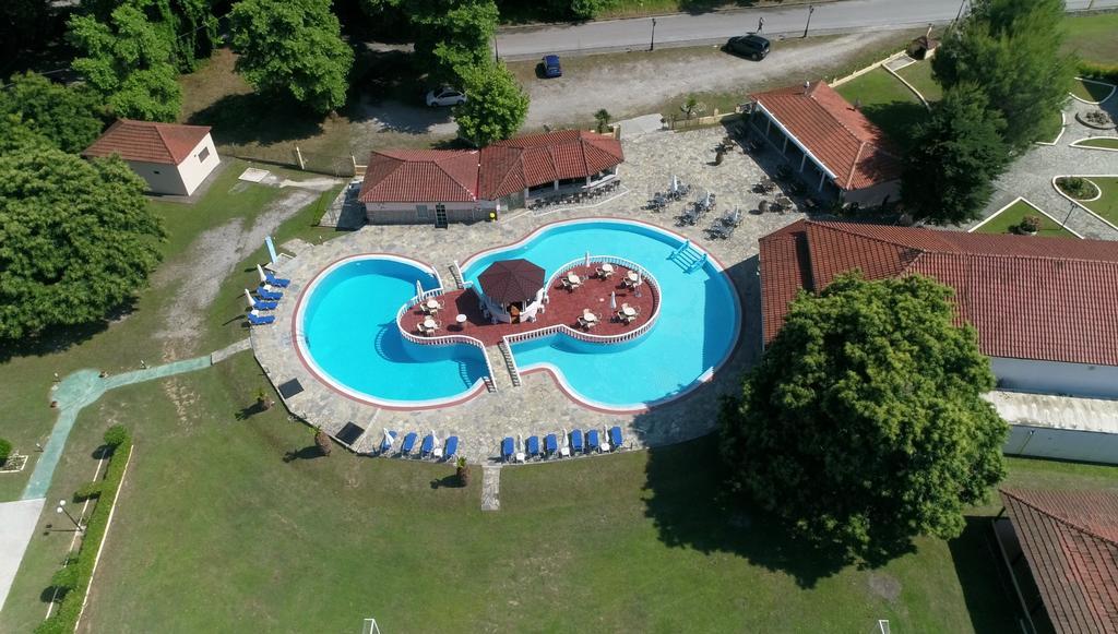 Sintrivanis Resort Beach Paralía Skotínis Eksteriør billede